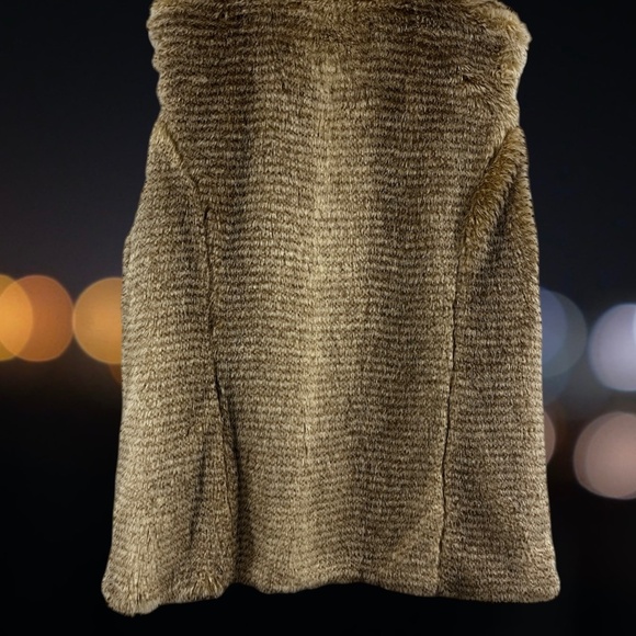 Hand Made Reversible Faux Fur Vest - Size XL with Flaws - Picture 2 of 10